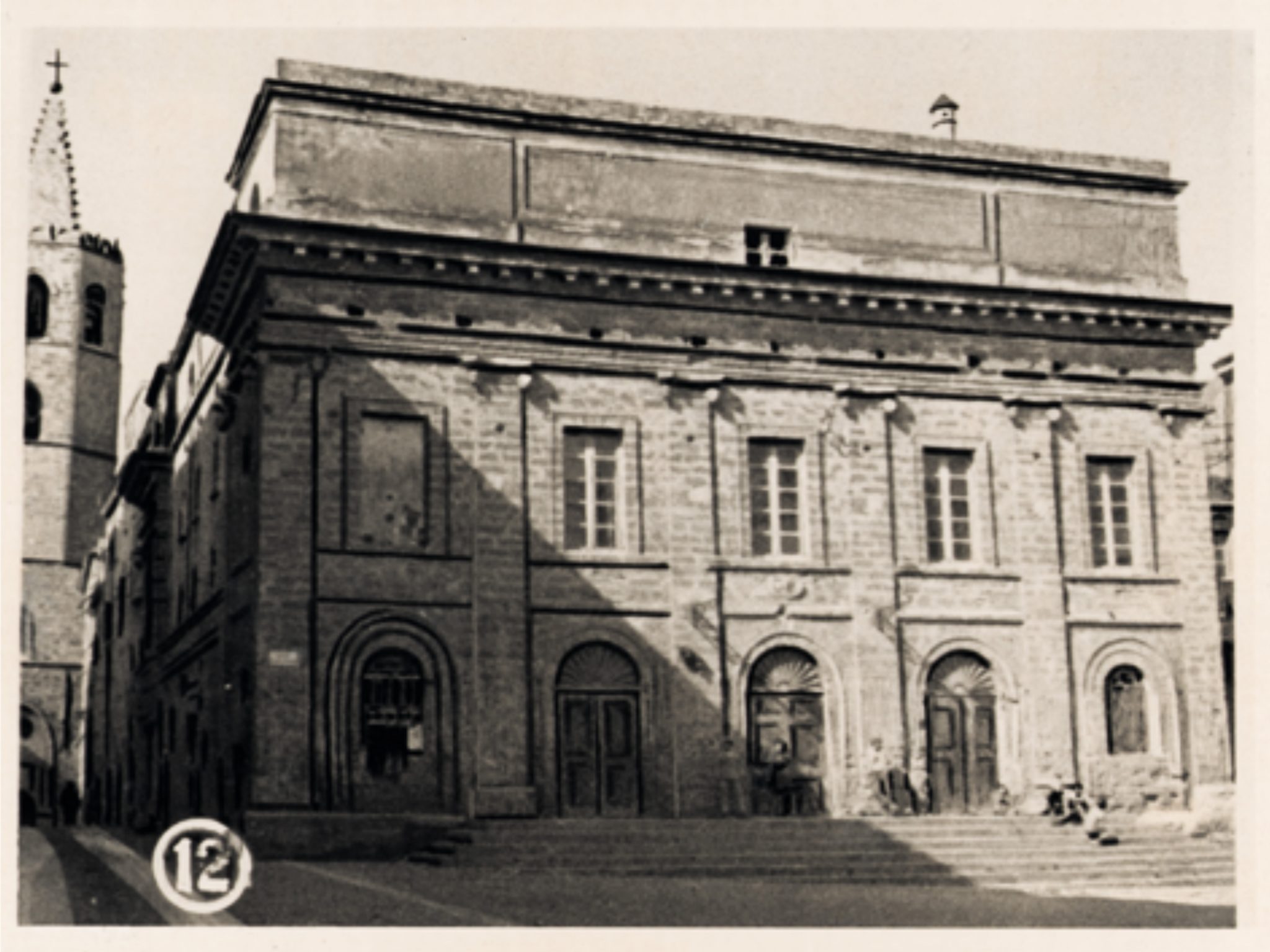 Facciata del teatro civico negli anni ’40. Collezione privata di Pasqual Mel-lai i Pinna.
