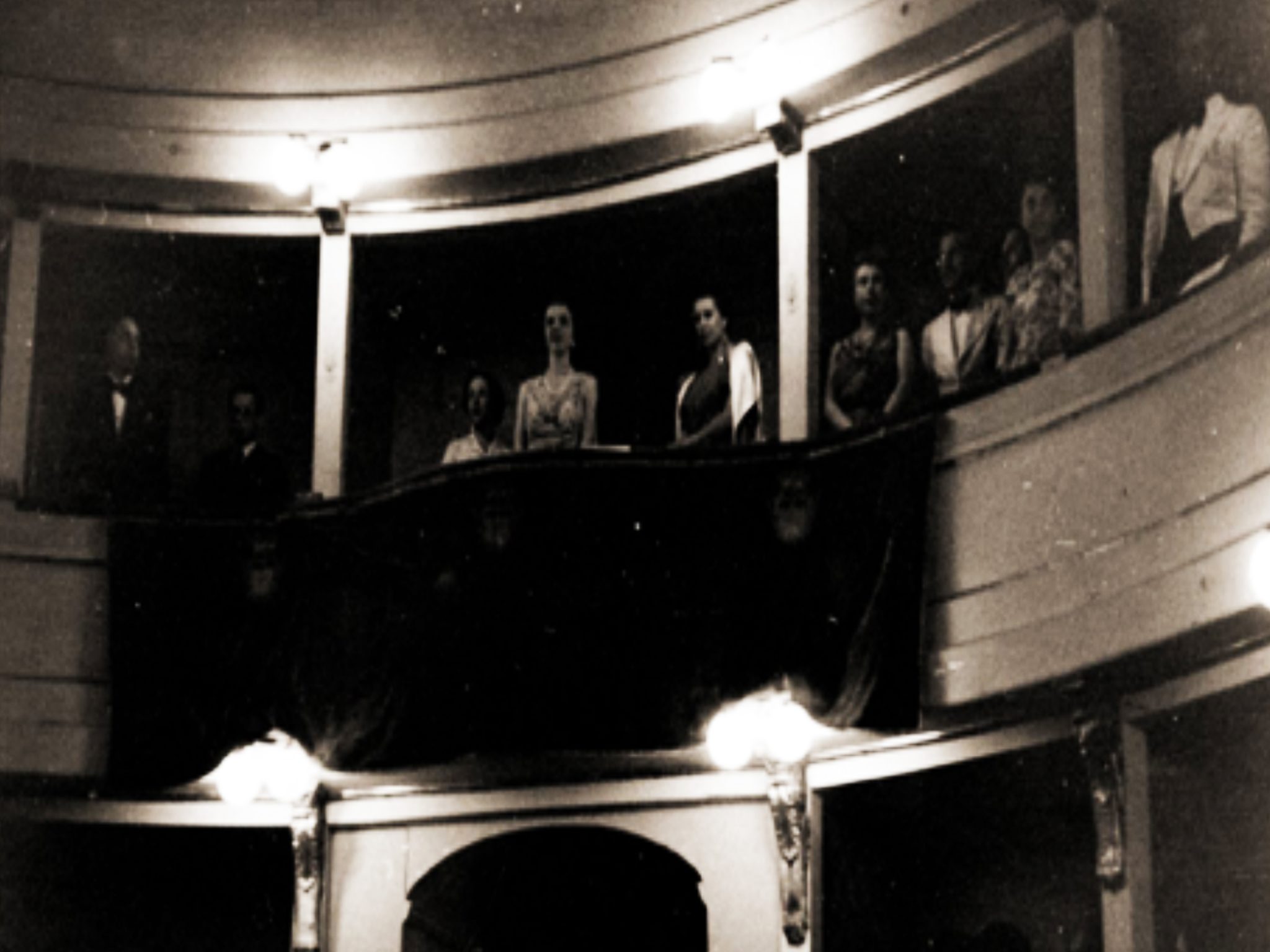 La Principessa Jolanda di Savoia nel palchetto reale del Teatro Civico, 1934. Archivio Privato Tola-Guillot.