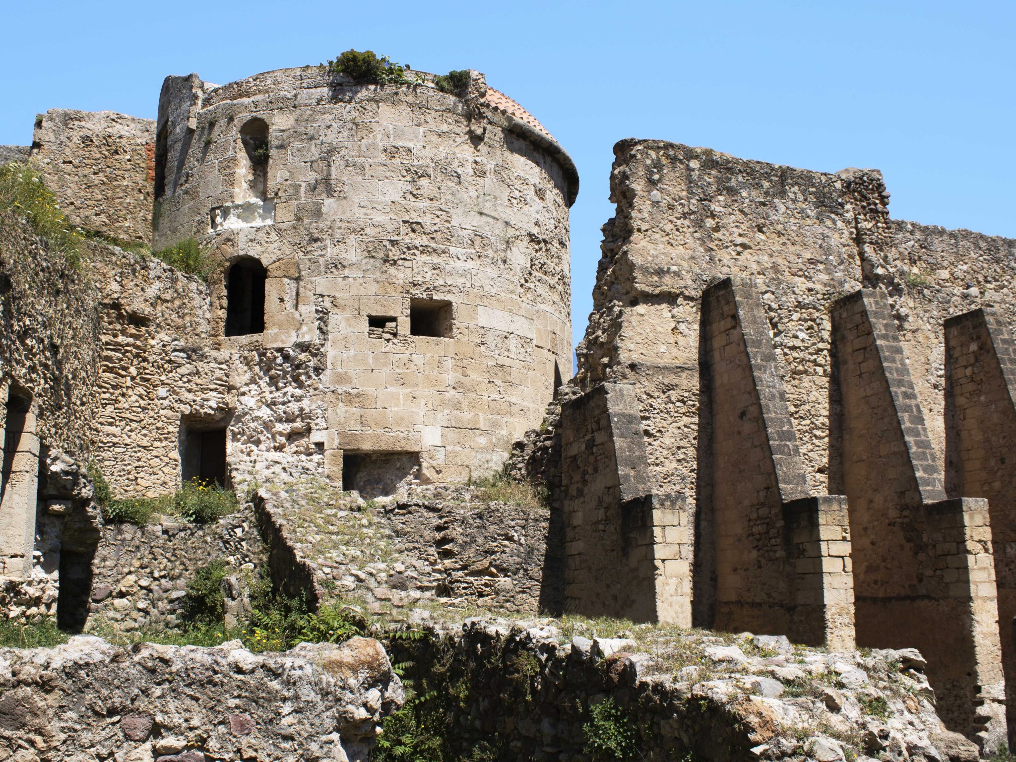 Torre e mura Catalano Aragonesi - Baluardo della Maddalena.